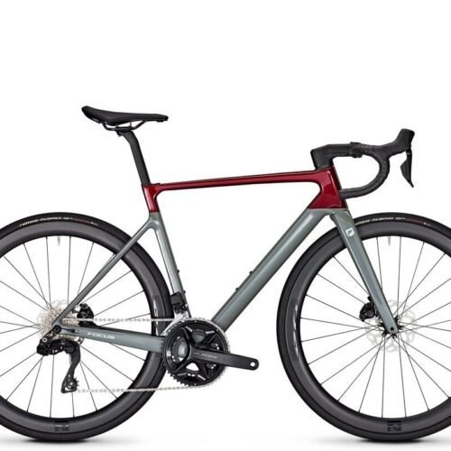 389_e38741d0_FO0010030v2023_2023_28_DI_RED_090_PRO_IZALCO-MAX-8-9-1.jpg Focus IZALCO MAX 8.9 Aero Rennrad kaufen – Fitbike Zürich